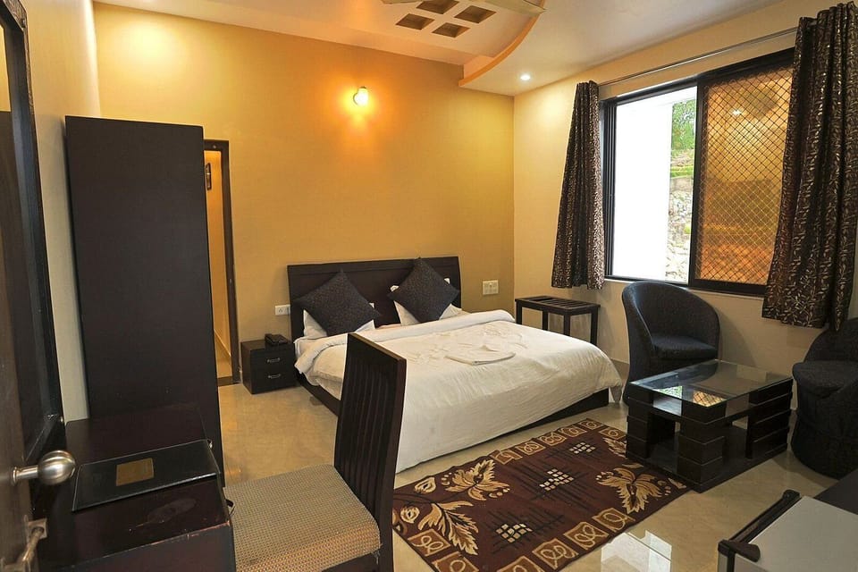 Deluxe Double Room, Garden View | Soundproofing, free WiFi
