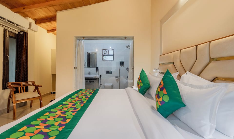 Superior Room, Courtyard View | Individually furnished, desk, blackout drapes, iron/ironing board