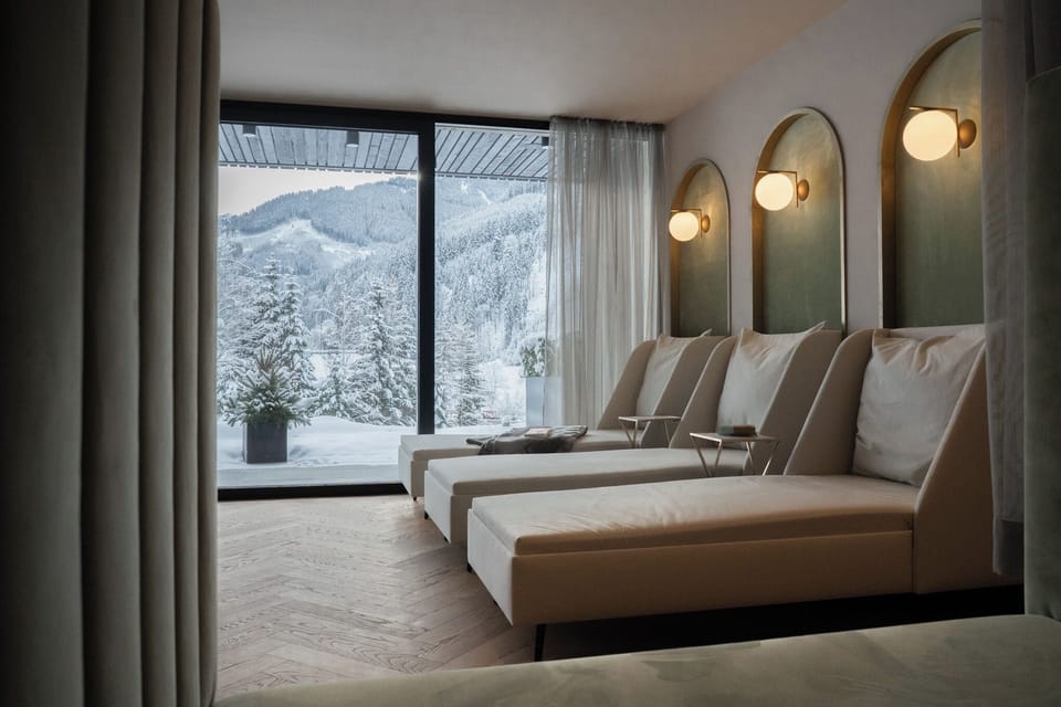 Sauna, 1 treatment room, massages