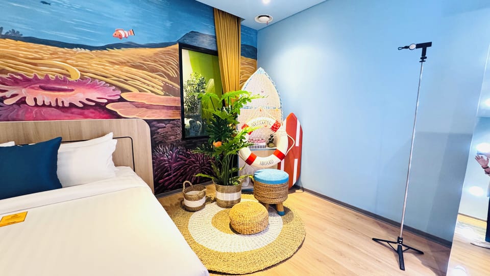 Premium bedding, in-room safe, desk, laptop workspace