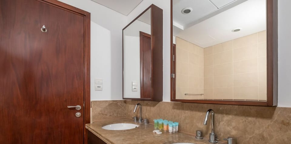 LUX  The Fountain View Suite Apartment in Dubai