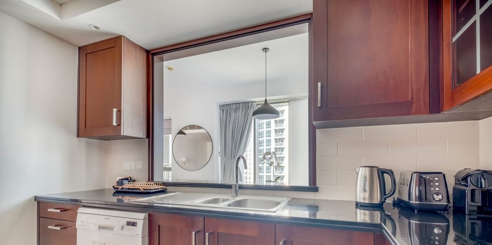 Apartment, City View | Private kitchen