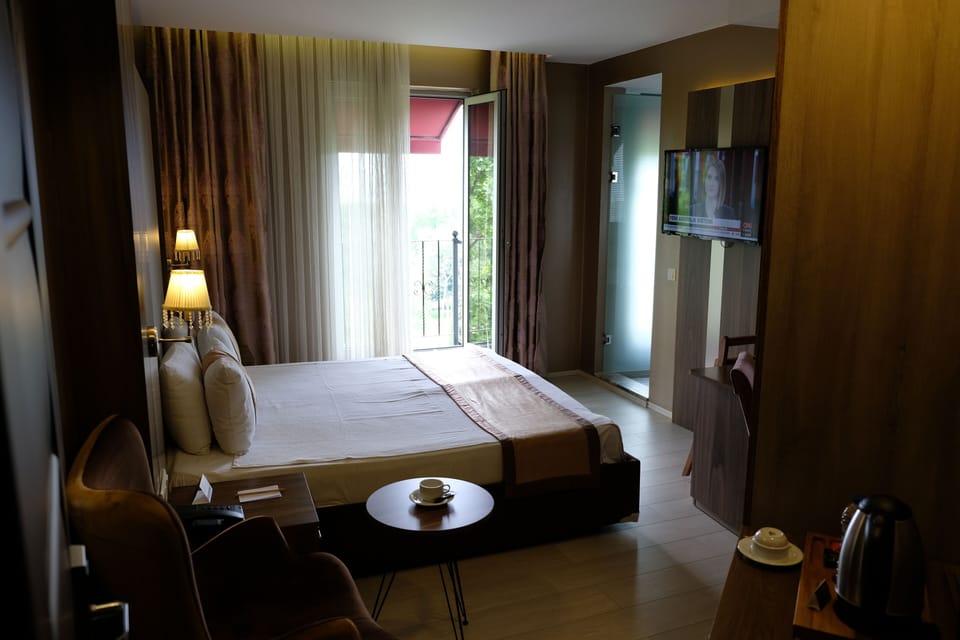 Superior Double Room, Park View | Premium bedding, in-room safe, desk, laptop workspace
