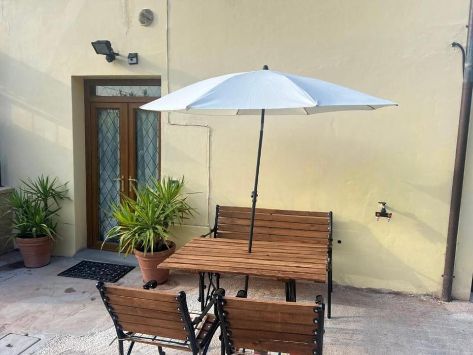Apartment | Outdoor dining