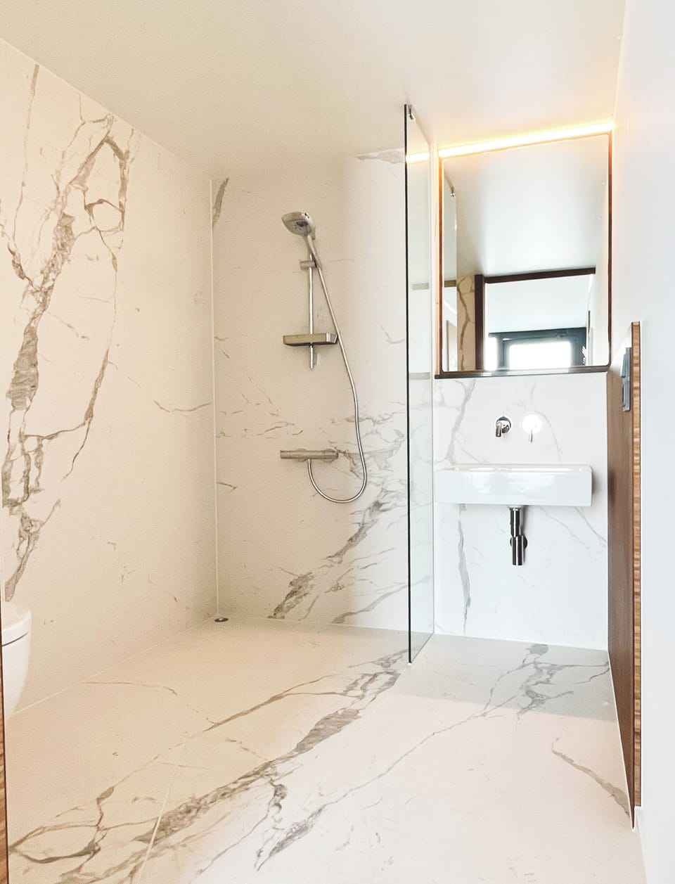 Standard Single Room | Bathroom | Shower, eco-friendly toiletries, hair dryer, towels
