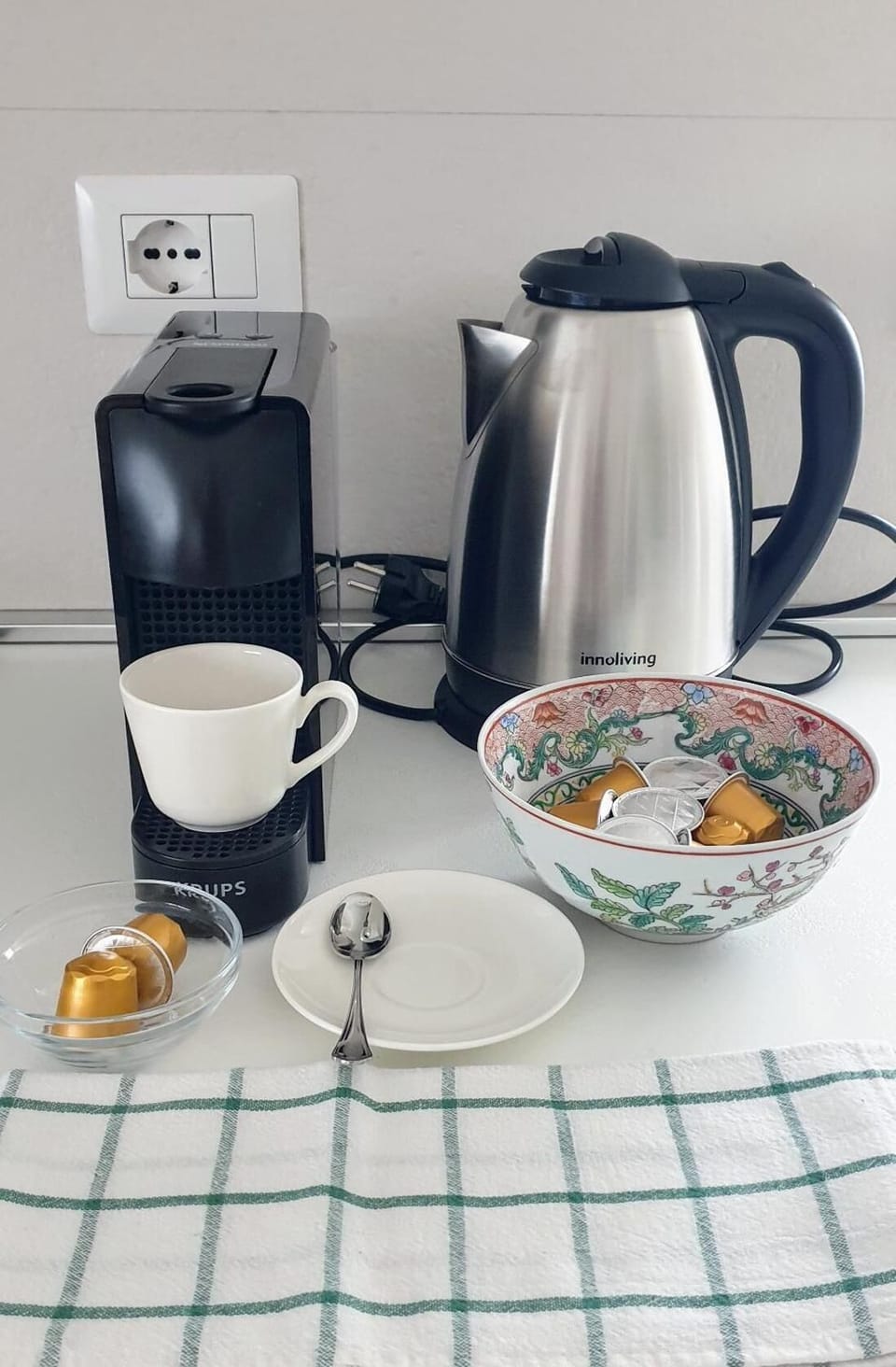 Apartment, 2 Bedrooms, Smoking, Balcony | Coffee and/or coffee maker