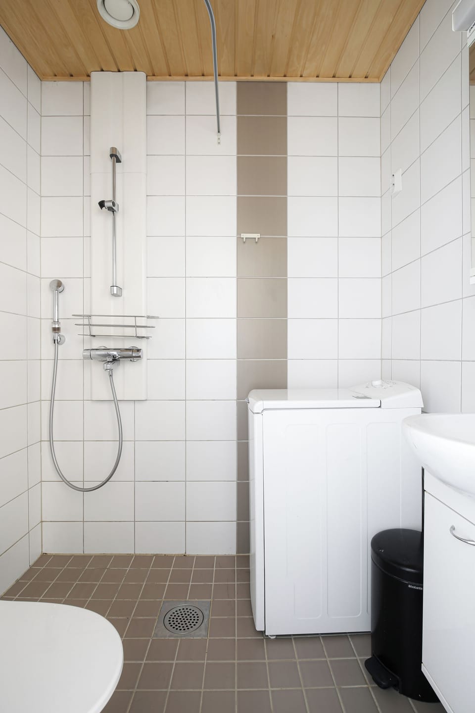 Apartment, 3 Bedrooms, Courtyard View | Bathroom | Hair dryer, towels, toilet paper