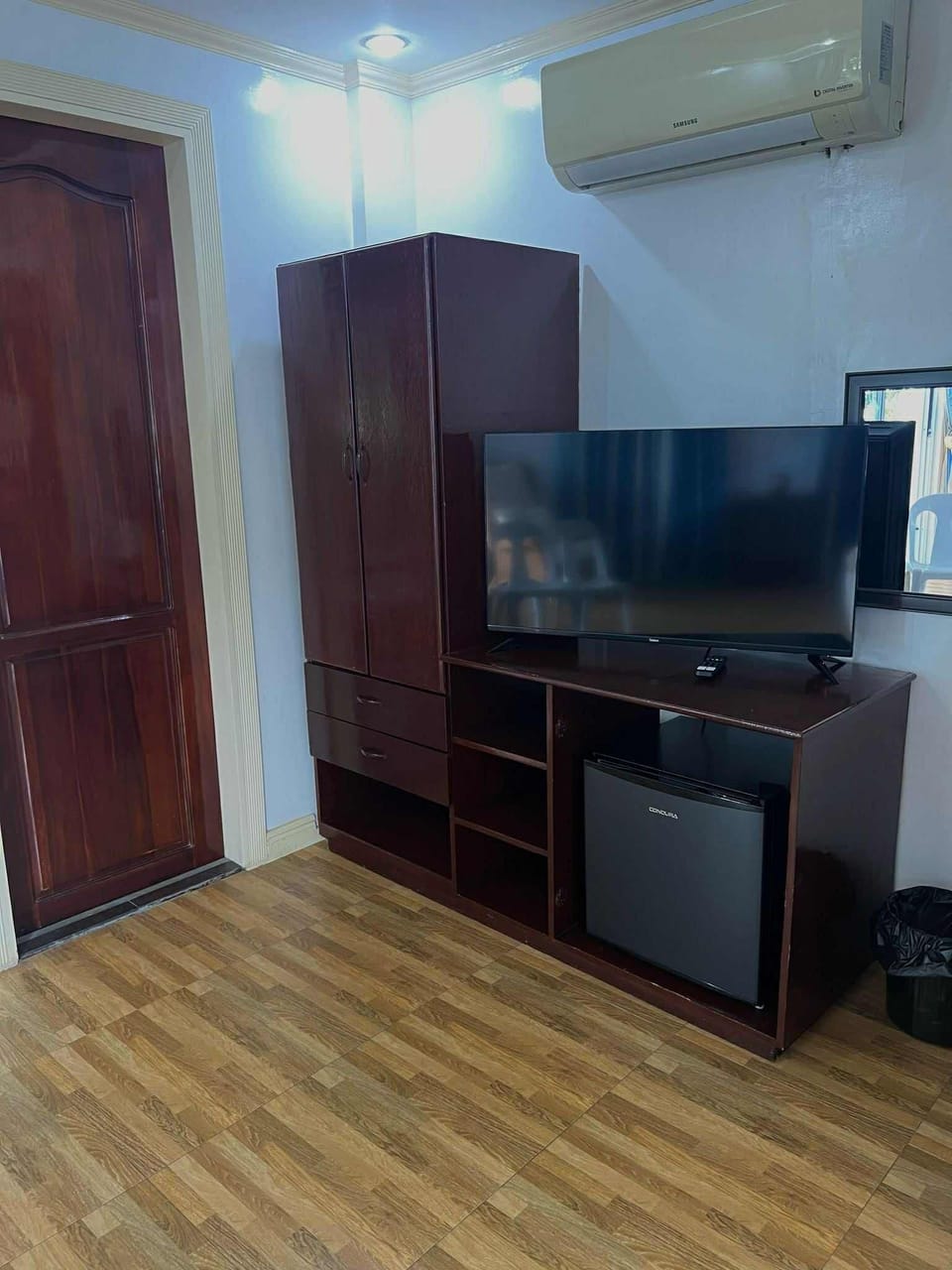 Superior Suite, Balcony, Sea View | Desk, laptop workspace, iron/ironing board
