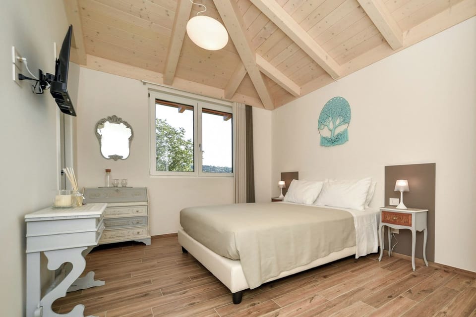 Double Room | Premium bedding, down comforters, soundproofing, WiFi (free)