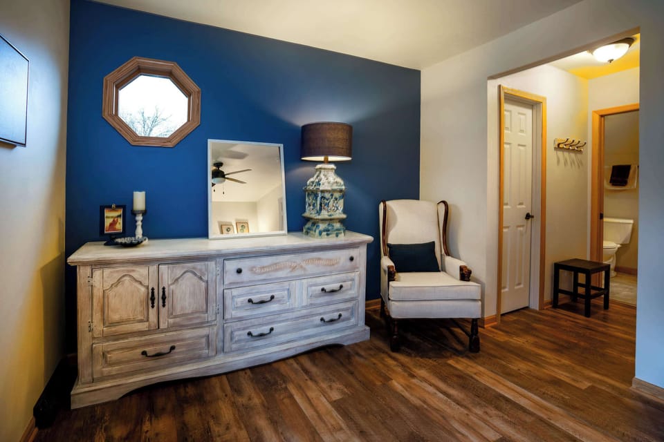 Bedroom 2 with Queen bed, and en-suite