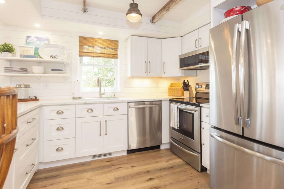 Fully furnished and equipped kitchen