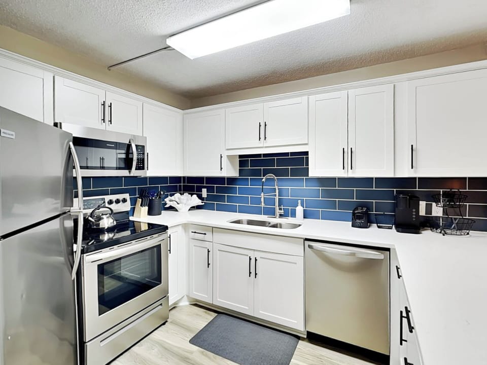 106A Full Kitchen