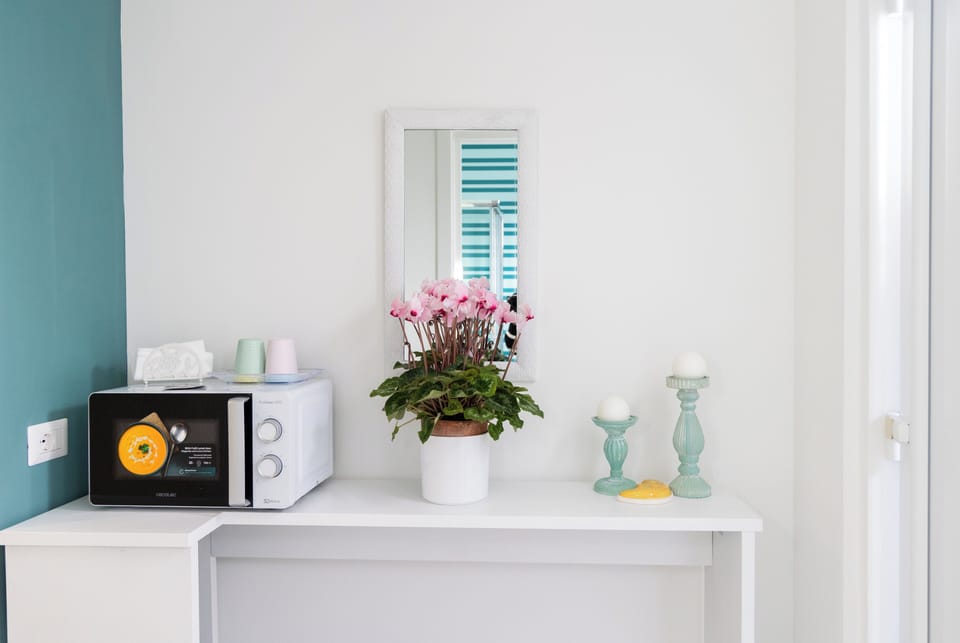 Comfort Triple Room | Laptop workspace, blackout drapes, iron/ironing board, free WiFi