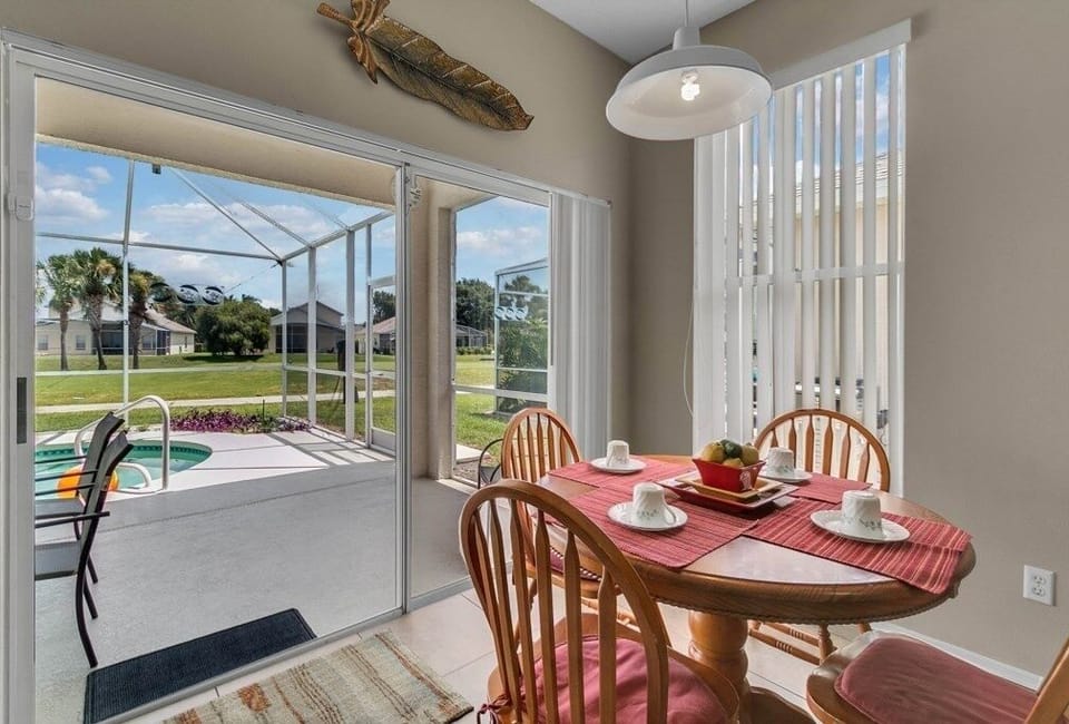House, 4 Bedrooms | Dining