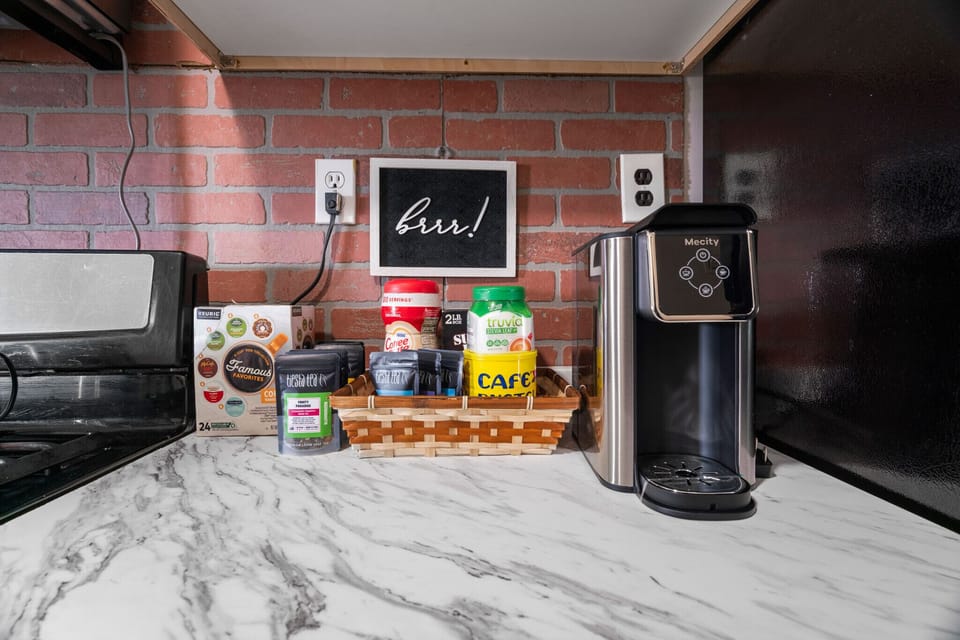 all in 1 coffe/kcup/tea maker machine with coffee/tea/creamer