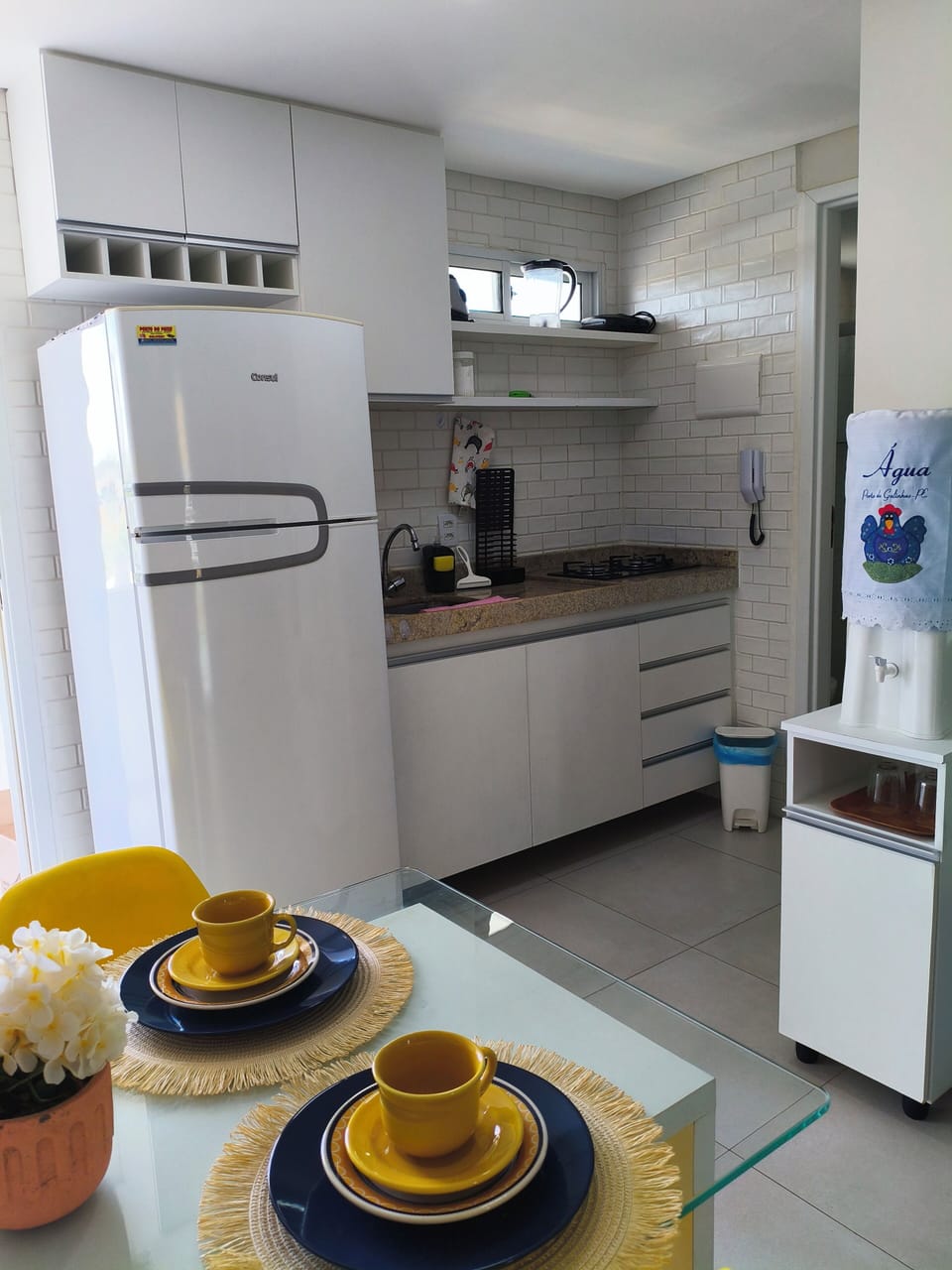 Family Studio, Partial Sea View | Private kitchen | Full-size fridge, toaster, blender, cookware/dishes/utensils