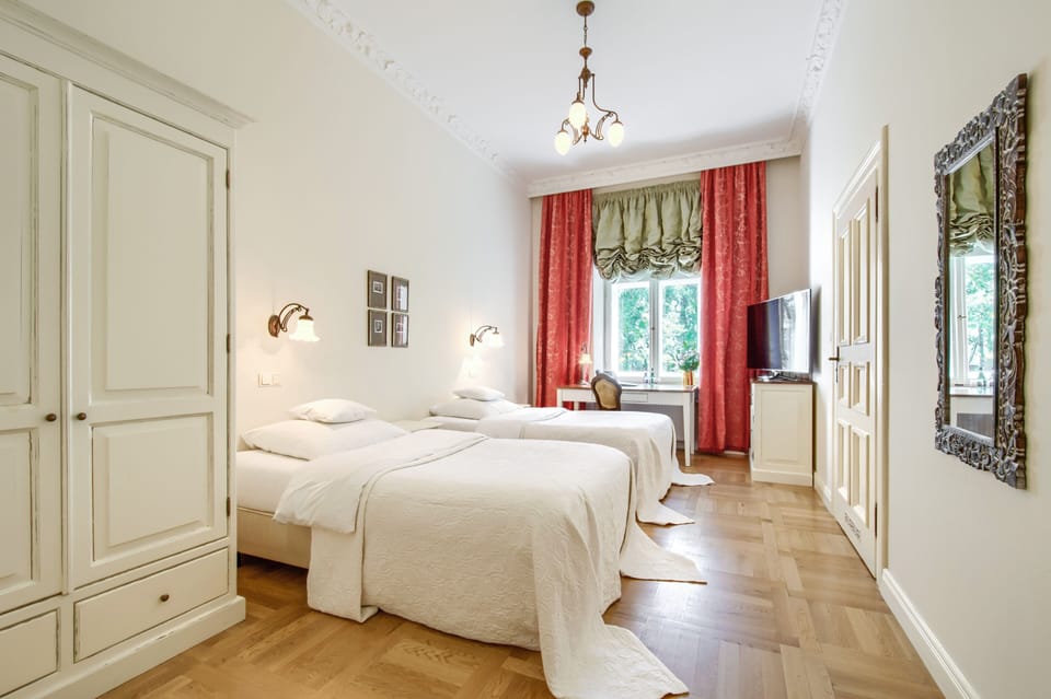 Classic Double or Twin Room, Garden View | Bathroom | Hair dryer, towels, soap, shampoo