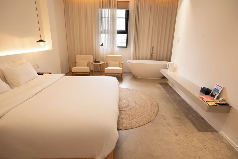 Senior Double Room | Premium bedding, memory foam beds, soundproofing, WiFi (free)