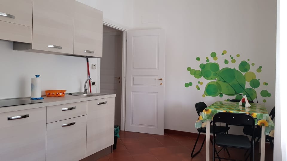 Classic Condo, 1 Bedroom, Non Smoking, Kitchen | In-room safe, desk, laptop workspace, blackout drapes