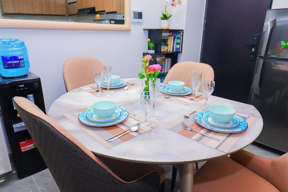 Apartment | Dining