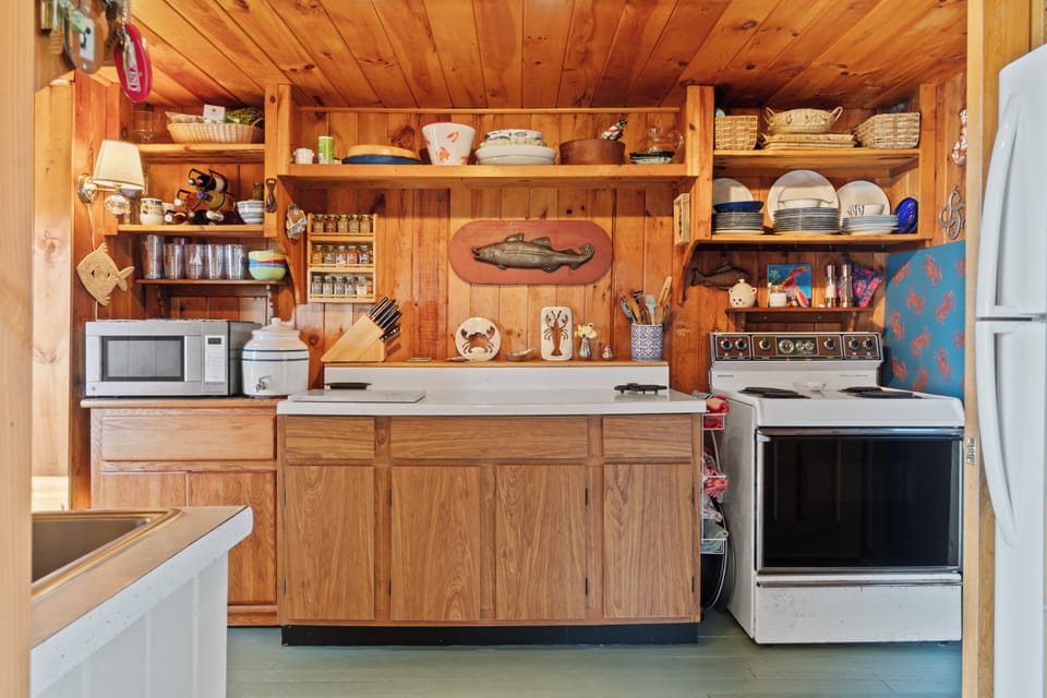 kitchen with microwave and stove.
