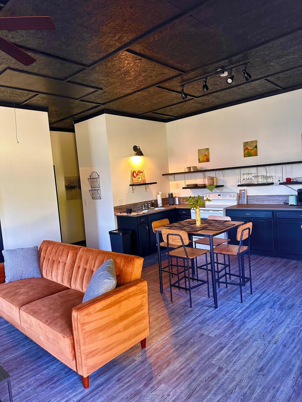 1 bedroom Cottage sitting on beautiful land in  S. Knoxville