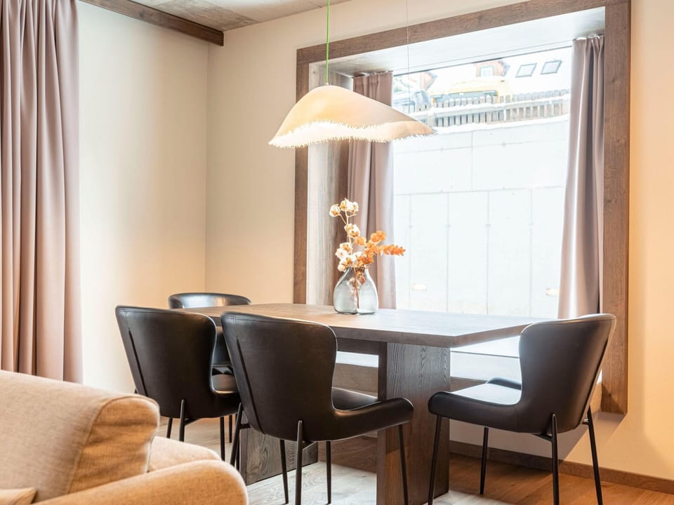 Apartment | Dining