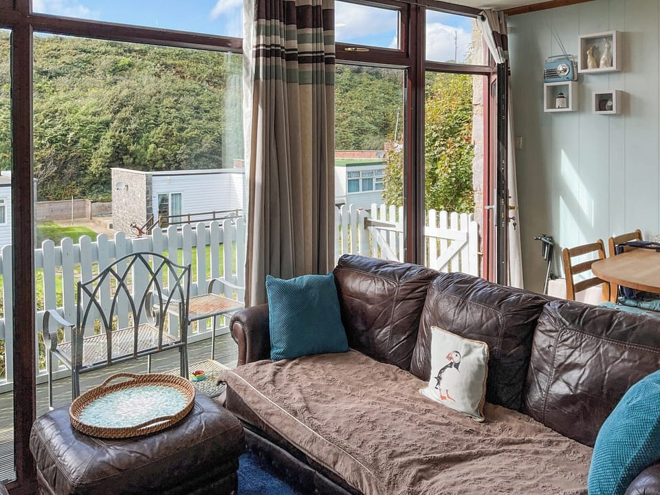 Living area | Nolton HavenGiddy Puffin, Haverfordwest