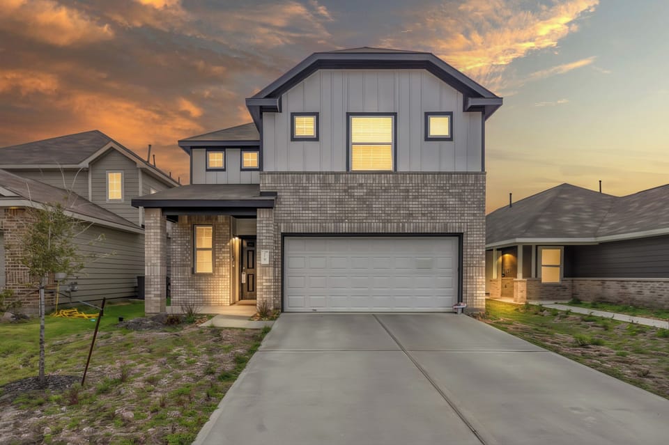 Modern and clean house will comfortably accommodate up to 8 people and pets!