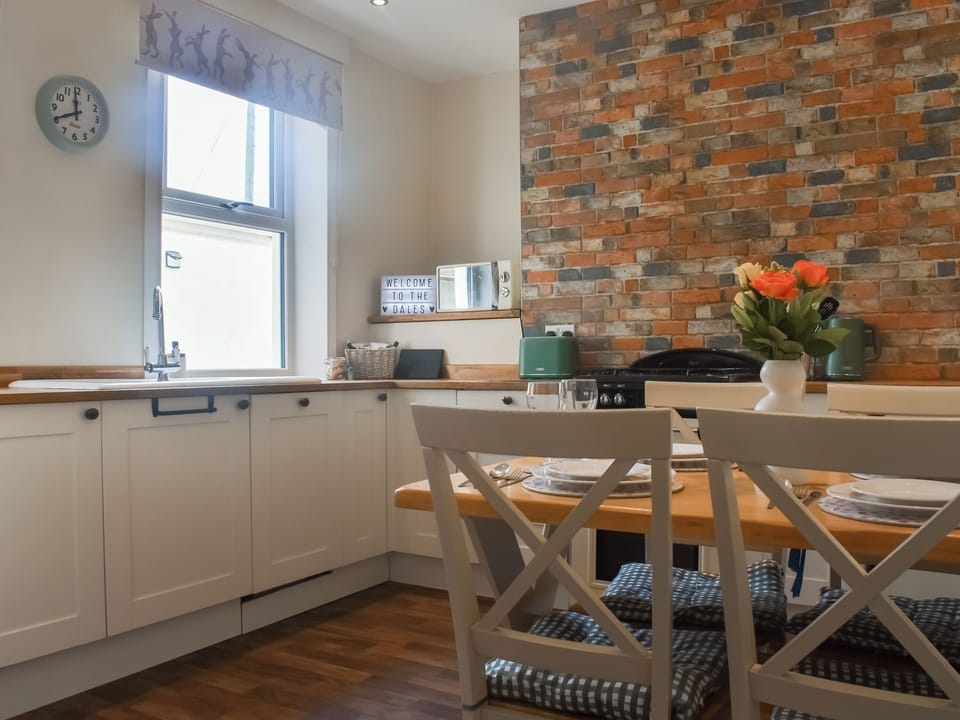 Kitchen/diner | Roundabout Cottage, Settle