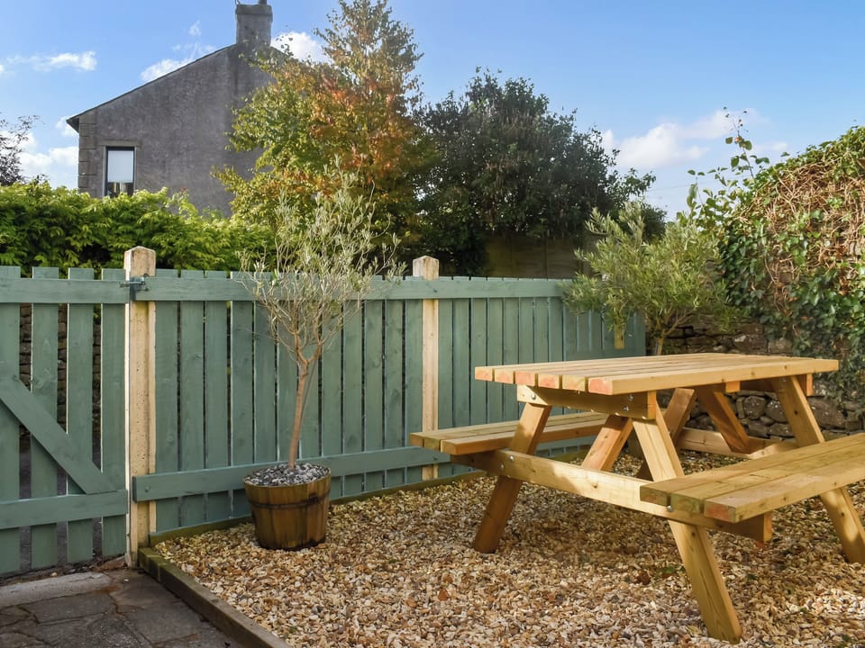 Sitting-out-area | Roundabout Cottage, Settle