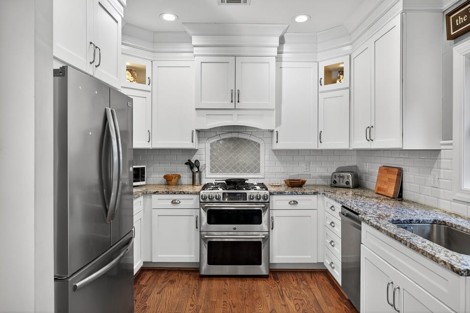 Upgraded kitchen with stainless appliances