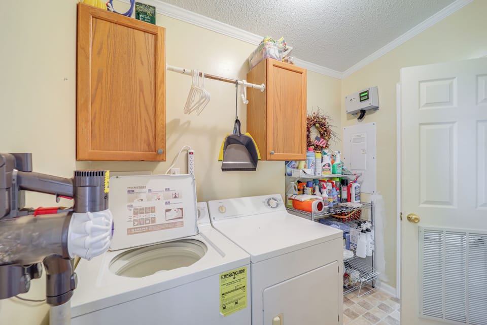 Laundry Room | Washer & Dryer
