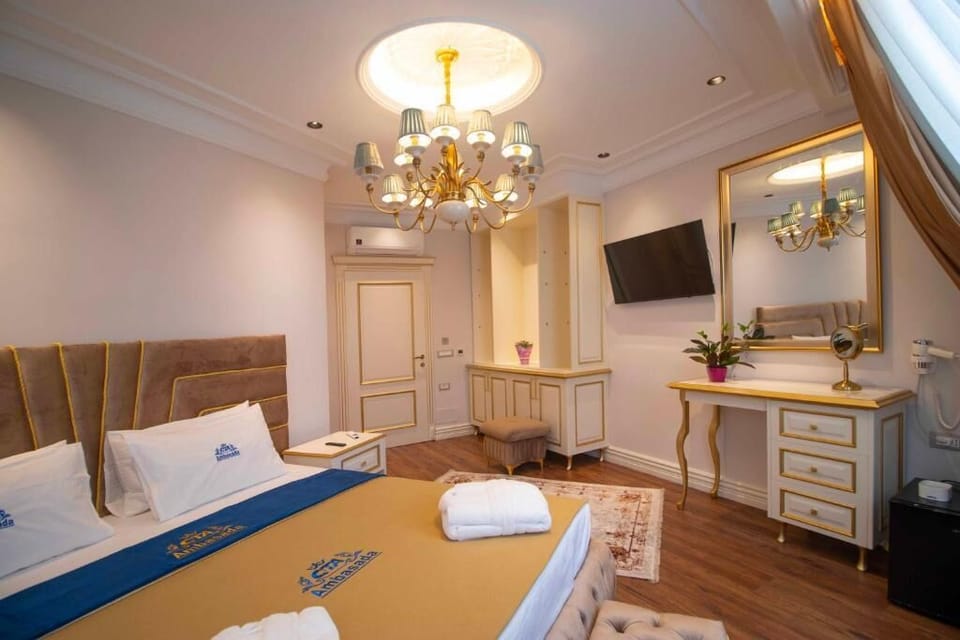 Deluxe Studio Suite, City View | Egyptian cotton sheets, premium bedding, pillowtop beds, free minibar