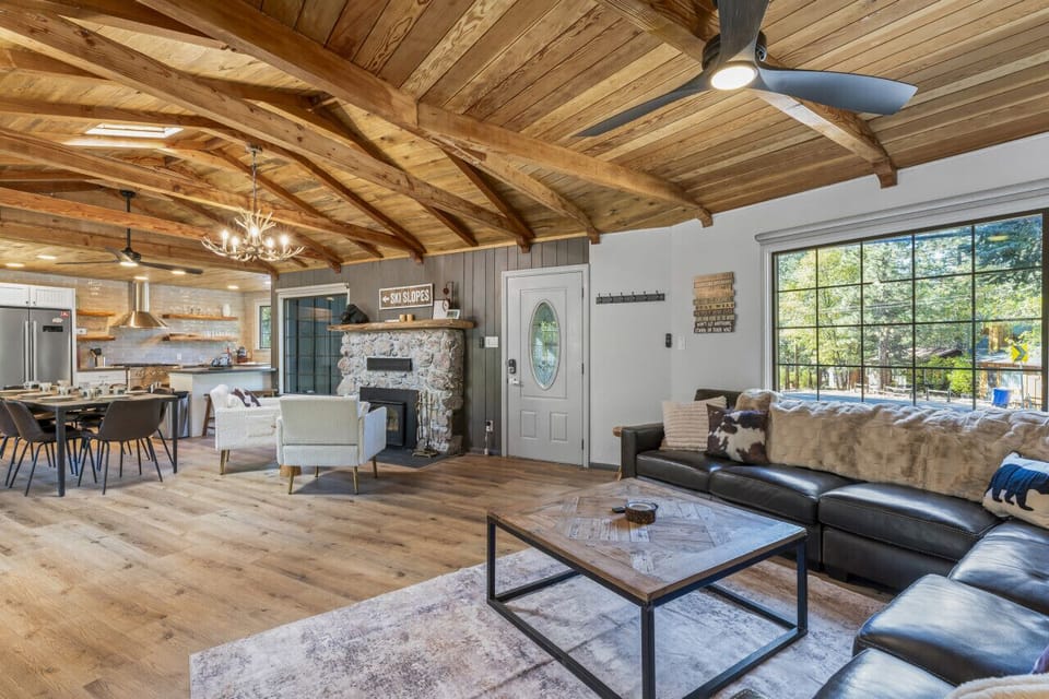 Expansive great room w/ wood-beamed ceilings, comfy sofas & space to spread out.