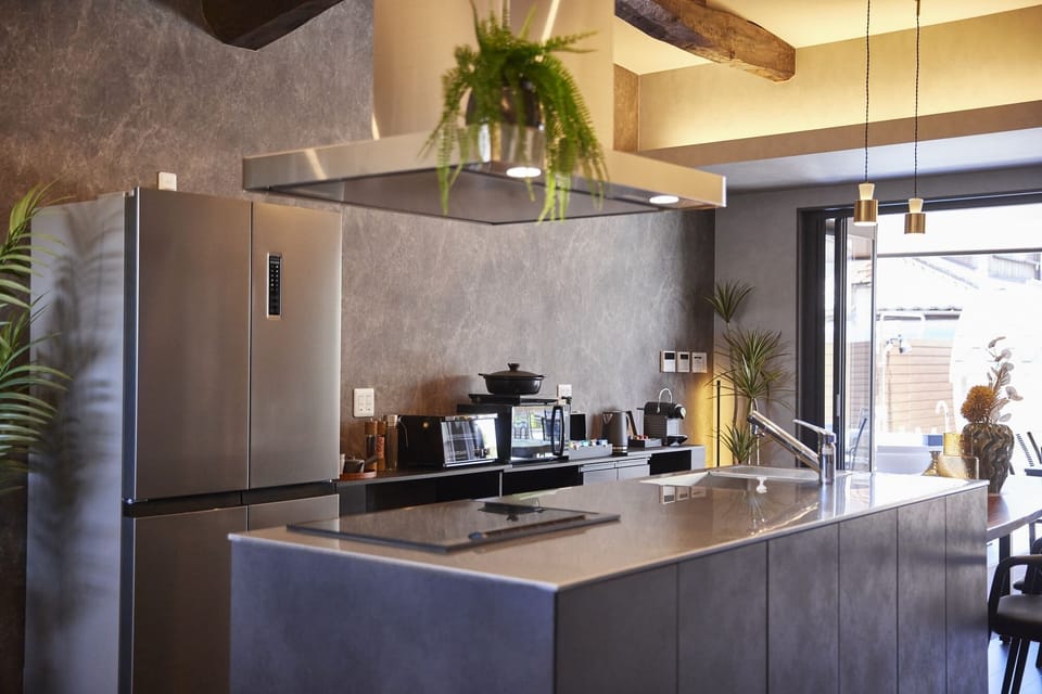 Luxury Villa | Private kitchen | Electric kettle, toaster