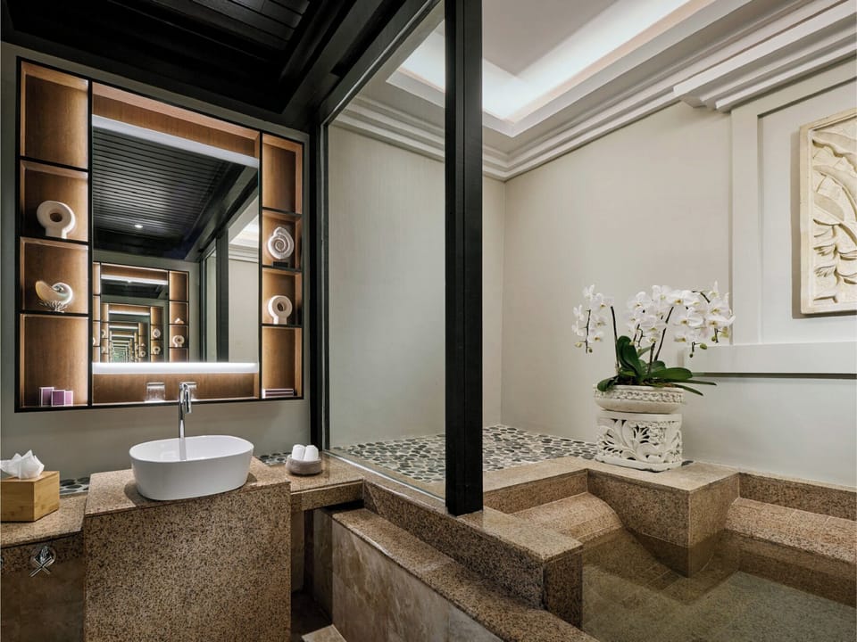 Separate tub and shower, deep soaking tub, rainfall showerhead