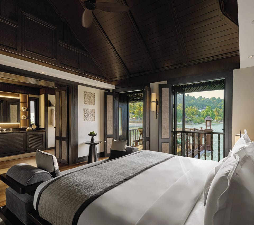 Sea Villa (Adults Only) | Minibar, in-room safe, desk, soundproofing