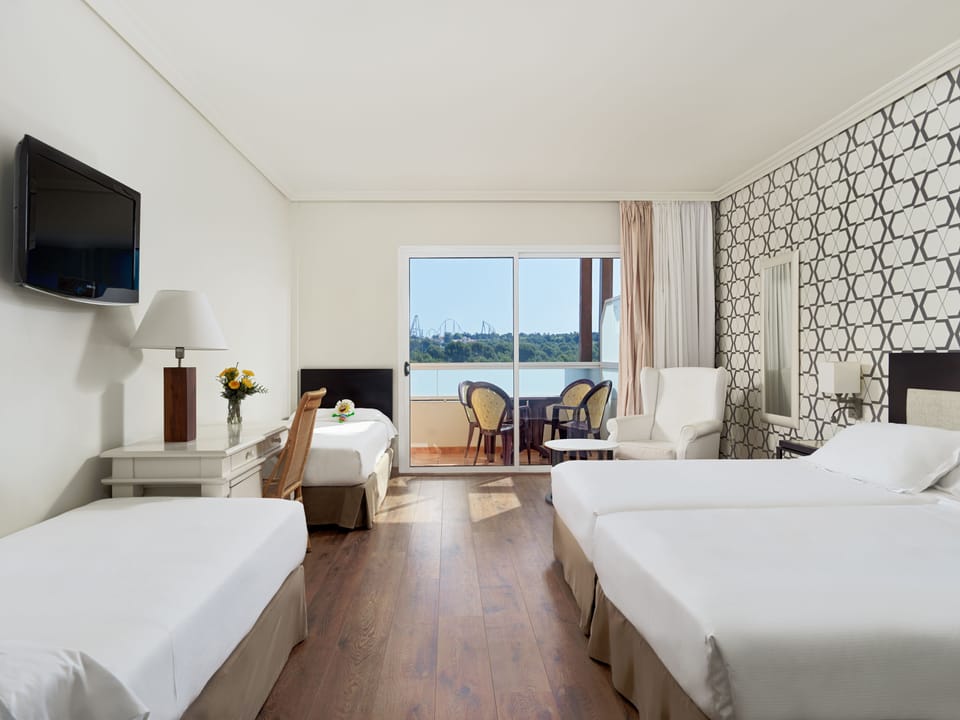 In-room safe, desk, free WiFi, bed sheets