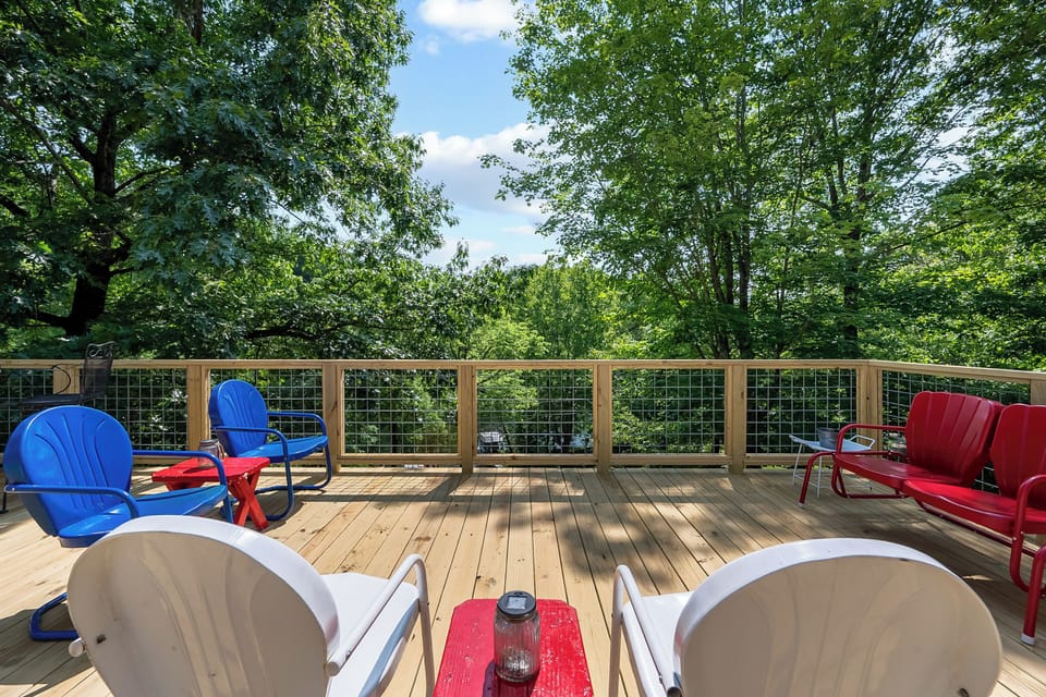 Updated deck, perfect year around