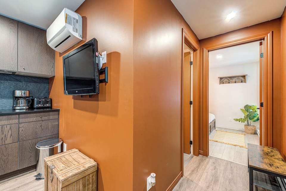 Deluxe Apartment, Patio | Private kitchen