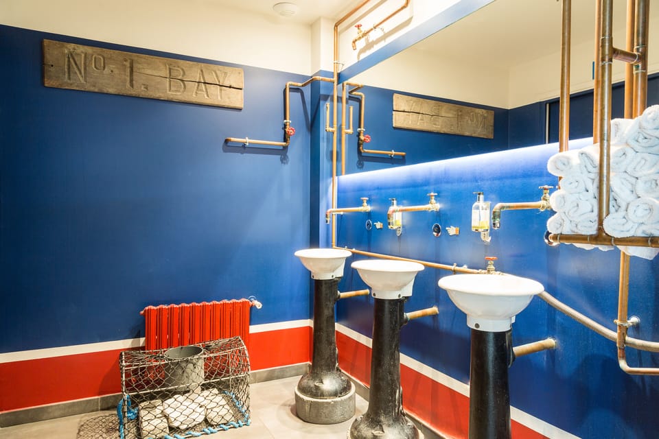 Bathroom sink