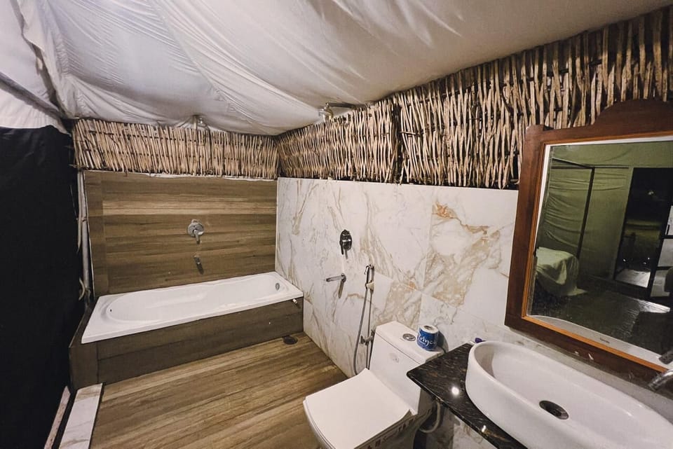 Premium Room, 1 King Bed, Bathtub, Lake View | Bathroom | Shower, towels