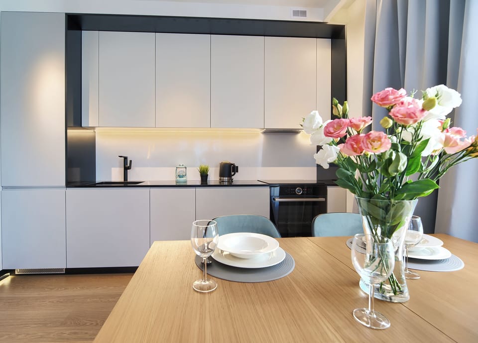 Apartment, Balcony | Private kitchenette | Electric kettle