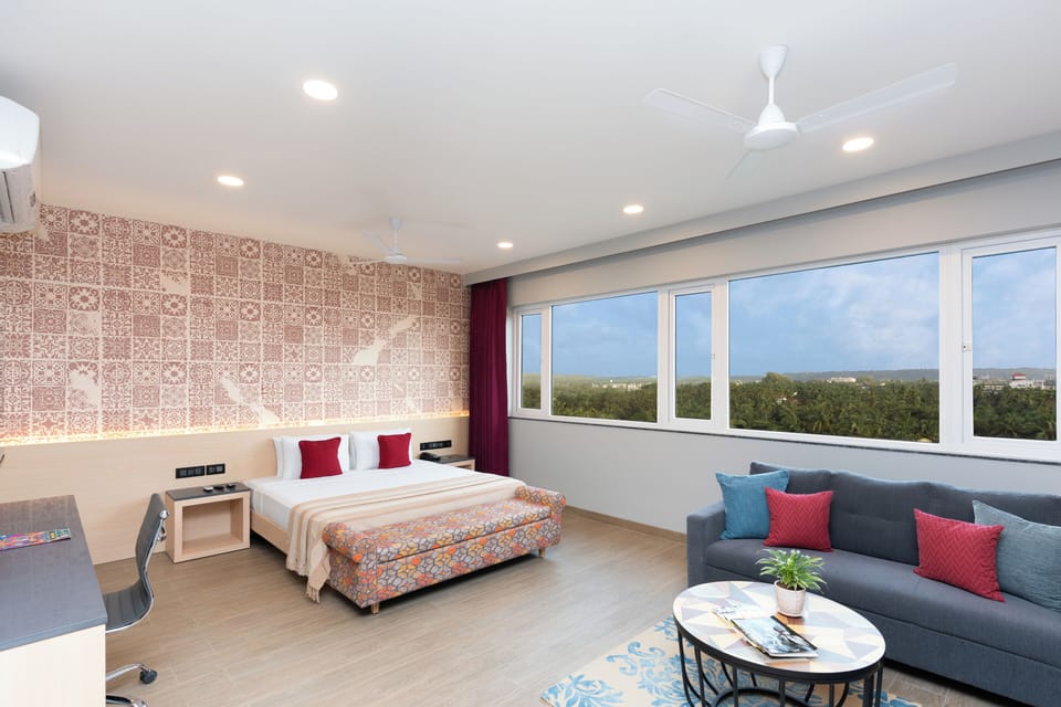 Asian Paints Royal Suite | Minibar, in-room safe, individually decorated, individually furnished