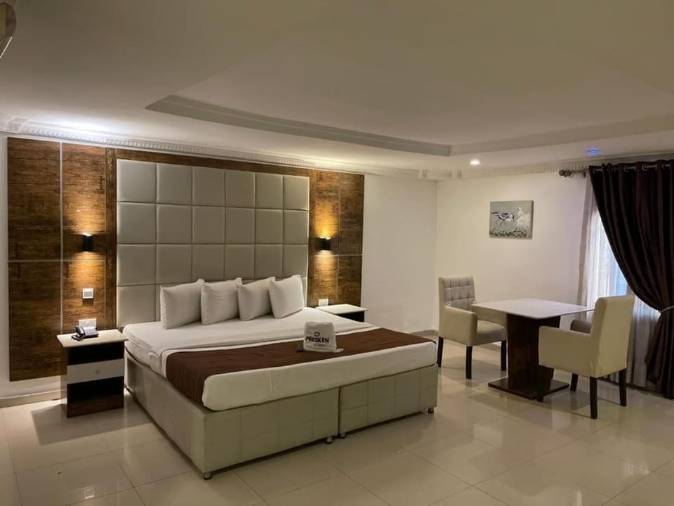 Basic Room | Desk, free WiFi