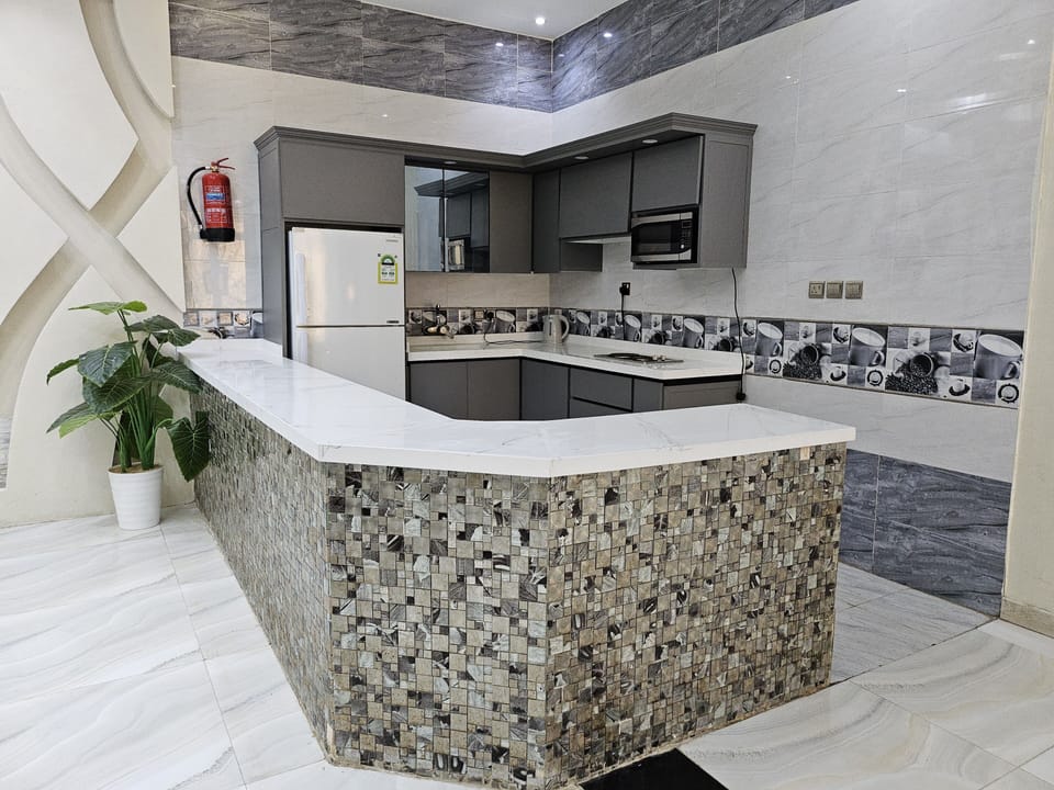 Family Chalet, Patio, Garden View | Private kitchen