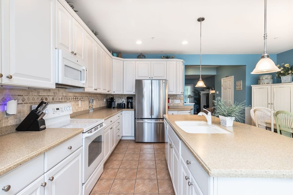 Sunset Island 4 Corner Store Lane Kitchen Area