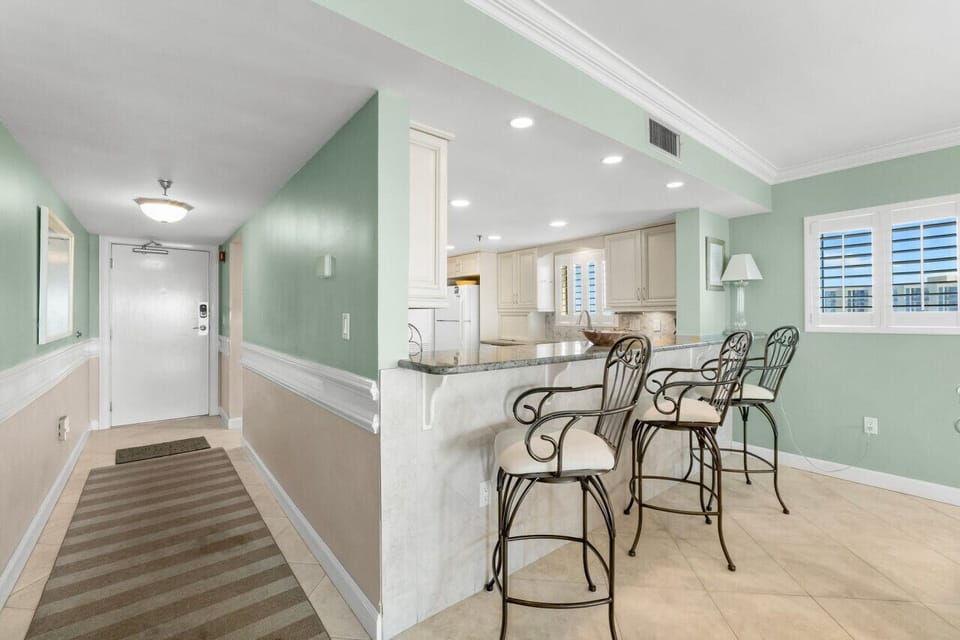 Eat in Kitchen Seating