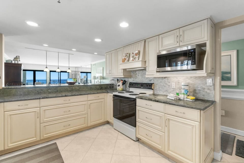 Large Kitchen